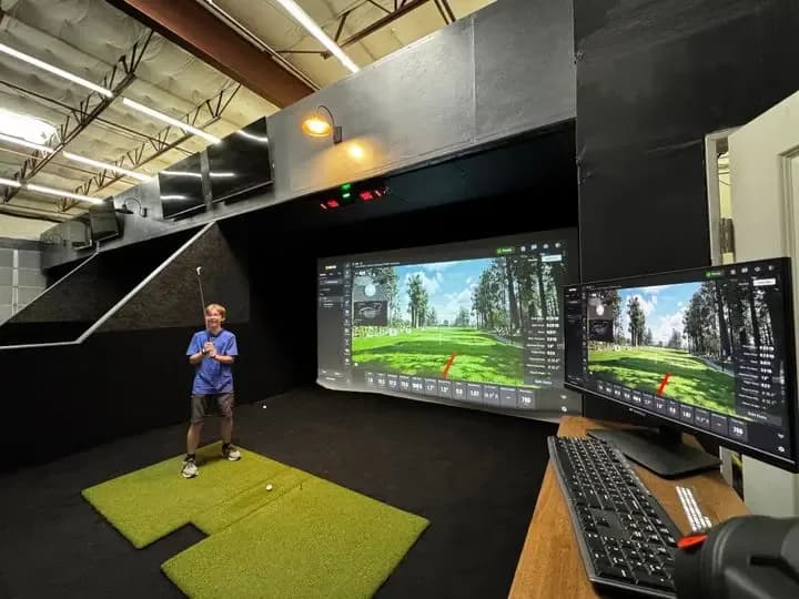 COR-Golf Cafe and Lounge